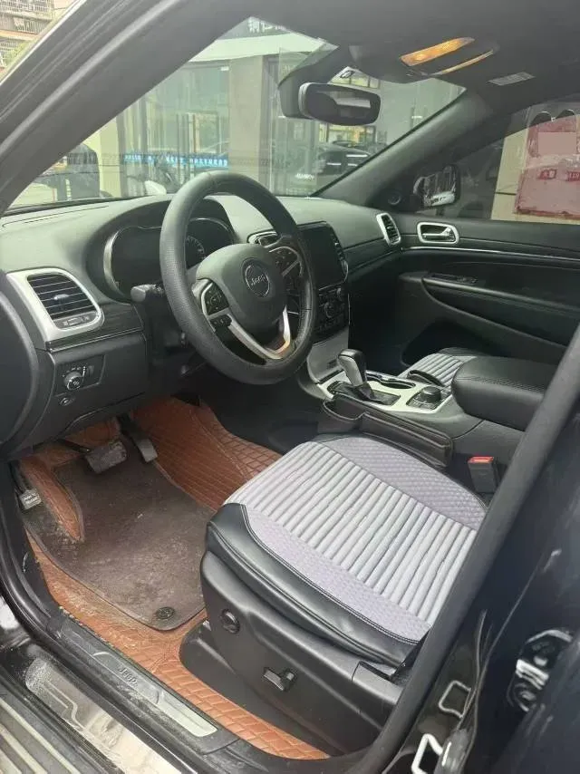 2020 Jeep Grand Cherokee 3.0L 234HP V6 8AT,autocango,china used car exporter,china ev exporter,chinese used car exporter,chinese used ev exporter