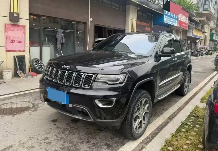 2020 Jeep Grand Cherokee 3.0L 234HP V6 8AT,autocango,china used car exporter,china ev exporter,chinese used car exporter,chinese used ev exporter