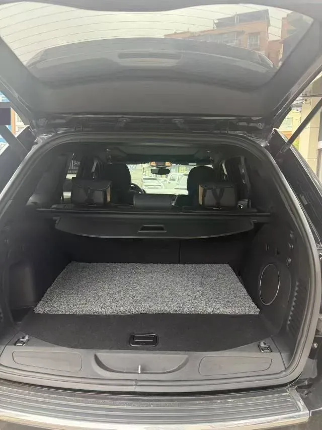 2020 Jeep Grand Cherokee 3.0L 234HP V6 8AT,autocango,china used car exporter,china ev exporter,chinese used car exporter,chinese used ev exporter