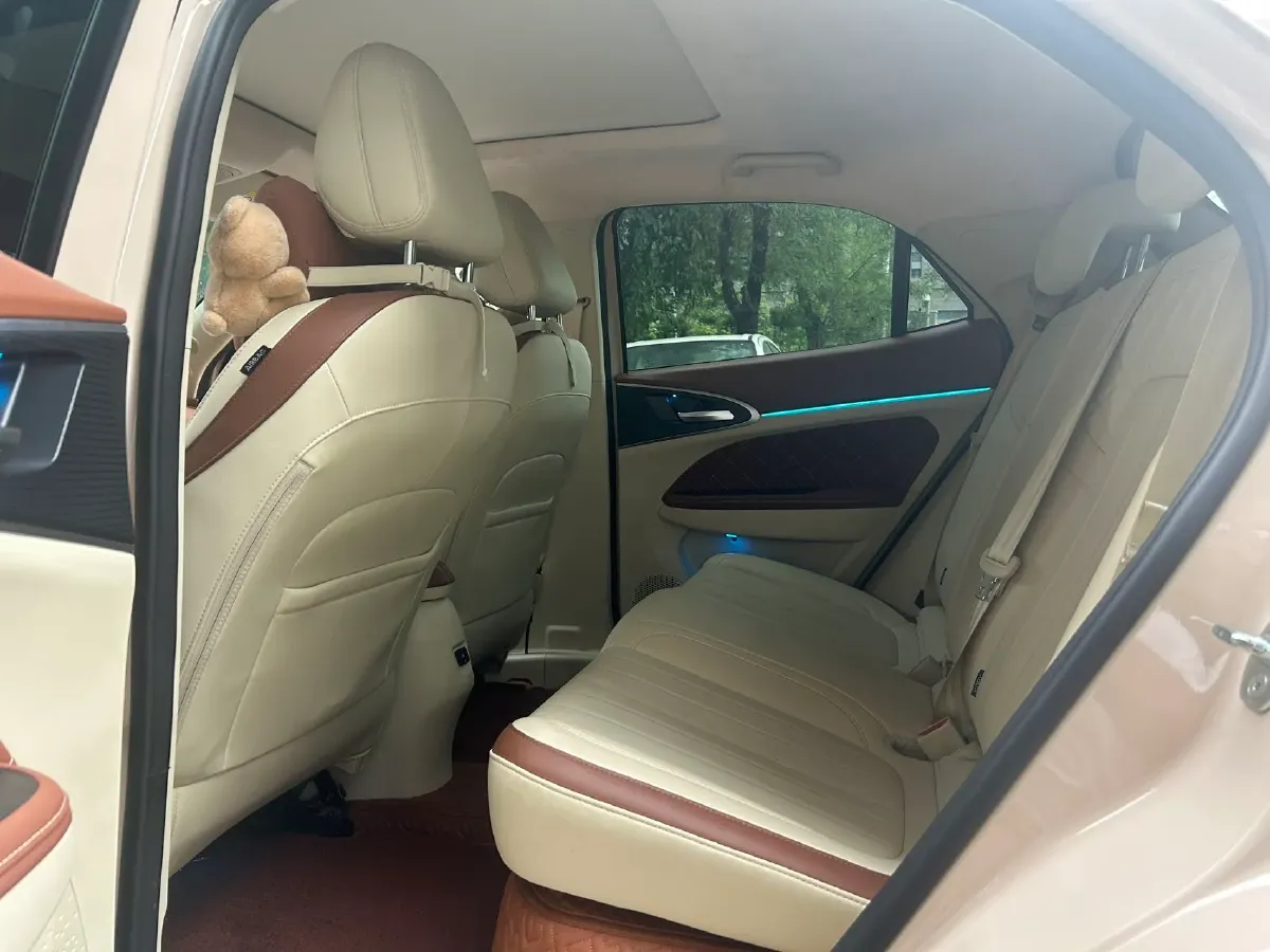 2022 ChangAn CS75 Plus 1.5T 178HP L4 6AT,autocango,china used car exporter,china ev exporter,chinese used car exporter,chinese used ev exporter