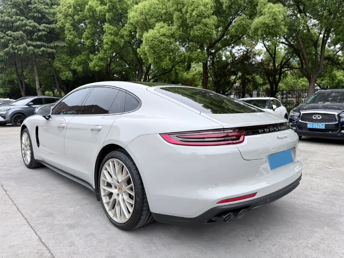 2019 Porsche Panamera 2.9T 330HP V6 8DCT,autocango,china used car exporter,china ev exporter,chinese used car exporter,chinese used ev exporter