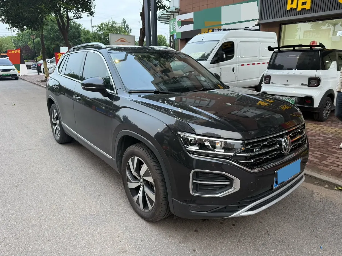 2019 Jeep Cherokee 2.0T 234HP L4 9AT,autocango,china used car exporter,china ev exporter,chinese used car exporter,chinese used ev exporter