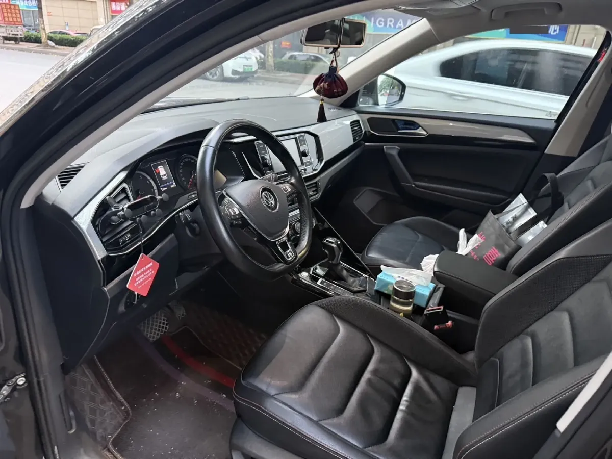 2019 Jeep Cherokee 2.0T 234HP L4 9AT,autocango,china used car exporter,china ev exporter,chinese used car exporter,chinese used ev exporter
