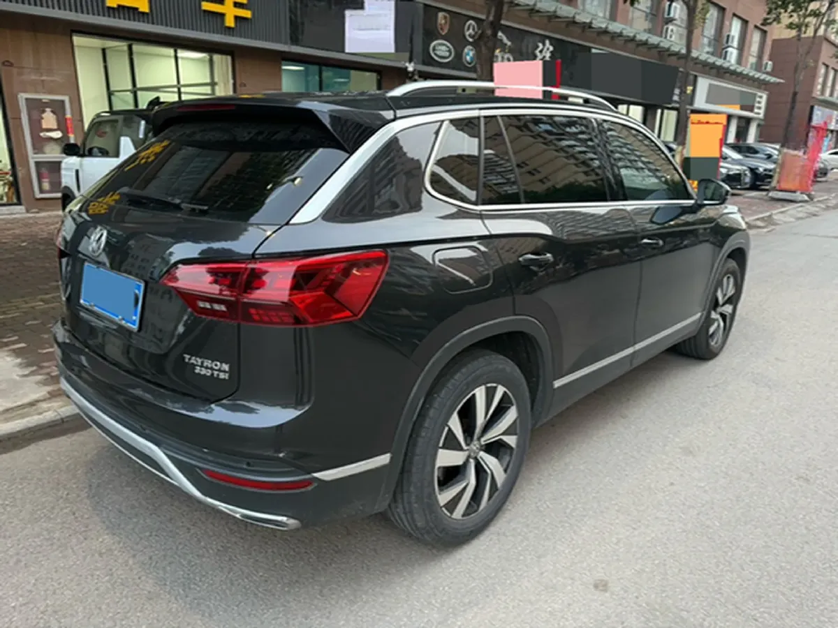 2019 Jeep Cherokee 2.0T 234HP L4 9AT,autocango,china used car exporter,china ev exporter,chinese used car exporter,chinese used ev exporter