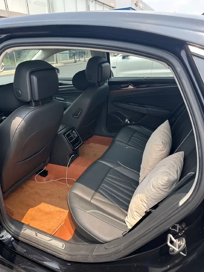 2023 Volkswagen Passat 2.0T 220HP L4 7DCT,autocango,china used car exporter,china ev exporter,chinese used car exporter,chinese used ev exporter