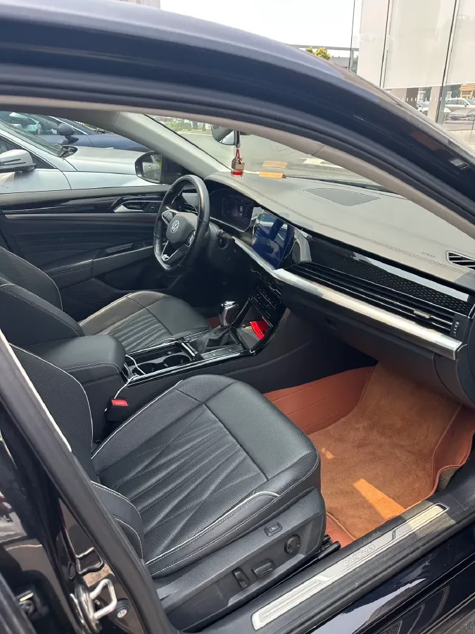 2023 Volkswagen Passat 2.0T 220HP L4 7DCT,autocango,china used car exporter,china ev exporter,chinese used car exporter,chinese used ev exporter