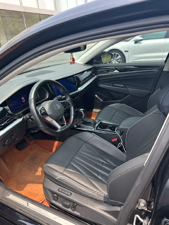 2023 Volkswagen Passat 2.0T 220HP L4 7DCT,autocango,china used car exporter,china ev exporter,chinese used car exporter,chinese used ev exporter