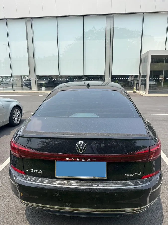2023 Volkswagen Passat 2.0T 220HP L4 7DCT,autocango,china used car exporter,china ev exporter,chinese used car exporter,chinese used ev exporter