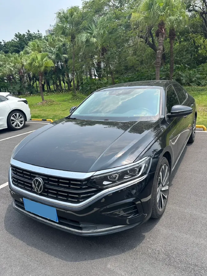 2023 Volkswagen Passat 2.0T 220HP L4 7DCT,autocango,china used car exporter,china ev exporter,chinese used car exporter,chinese used ev exporter