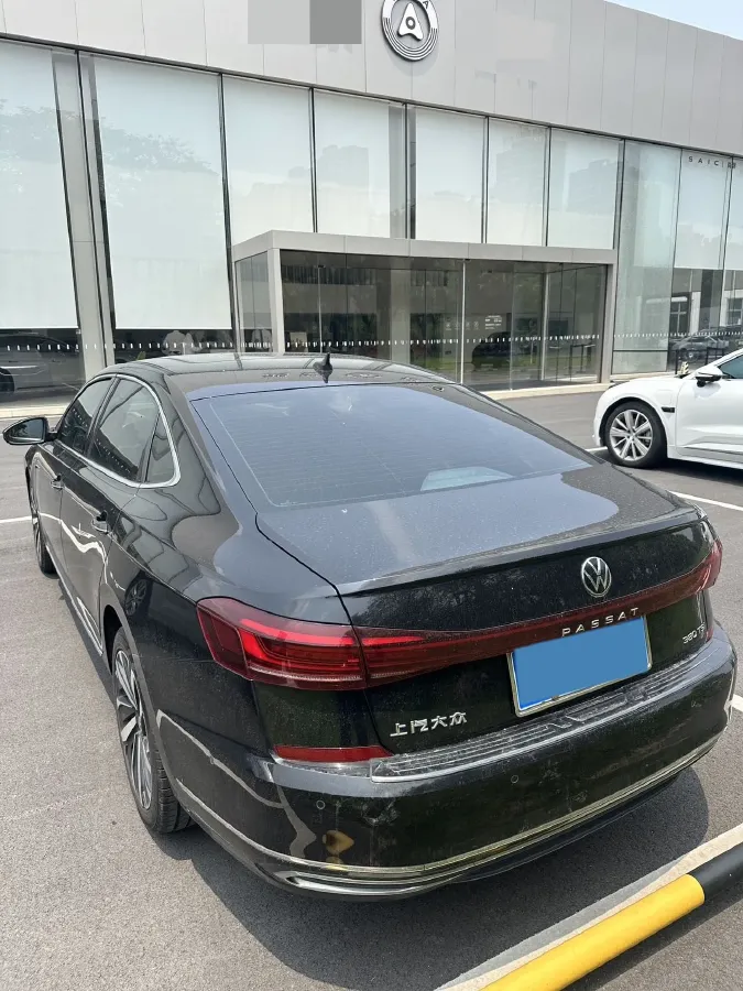 2023 Volkswagen Passat 2.0T 220HP L4 7DCT,autocango,china used car exporter,china ev exporter,chinese used car exporter,chinese used ev exporter