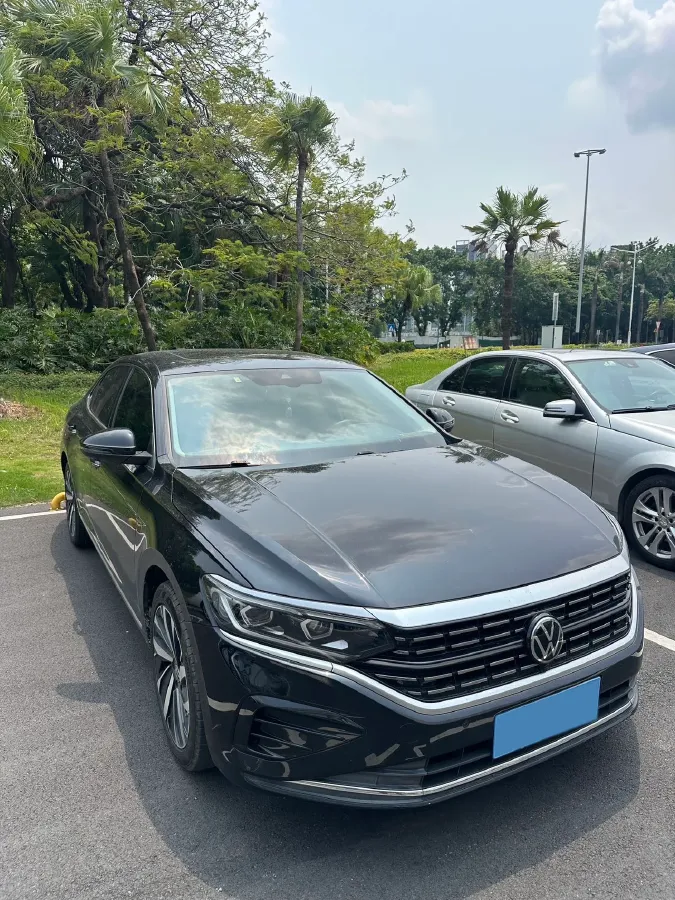 2023 Volkswagen Passat 2.0T 220HP L4 7DCT,autocango,china used car exporter,china ev exporter,chinese used car exporter,chinese used ev exporter