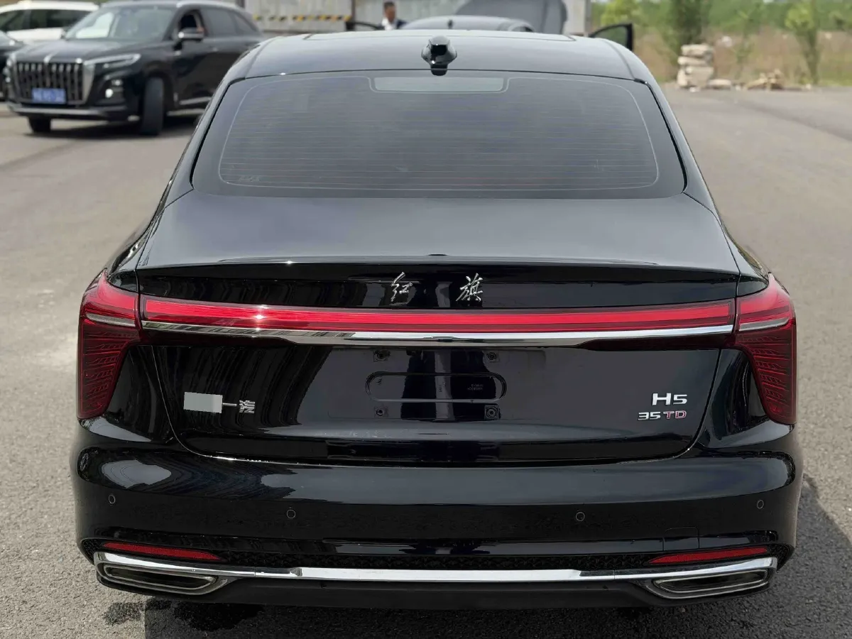 2025 HongQi H5 1.5T 169HP L4 7DCT,autocango,china used car exporter,china ev exporter,chinese used car exporter,chinese used ev exporter