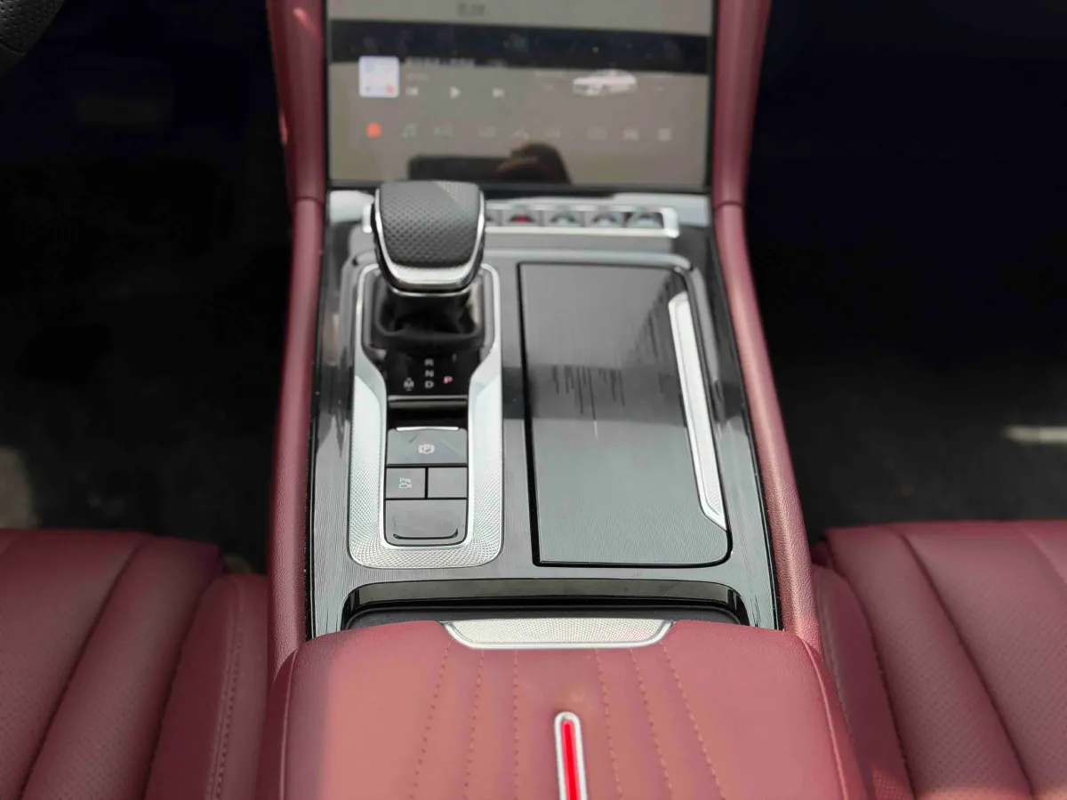 2025 HongQi H5 1.5T 169HP L4 7DCT,autocango,china used car exporter,china ev exporter,chinese used car exporter,chinese used ev exporter