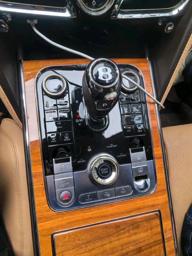 2022 Bentley Flying Spur 2.9T 416HP V6 8DCT PHEV 18KWH,autocango,china used car exporter,china ev exporter,chinese used car exporter,chinese used ev exporter