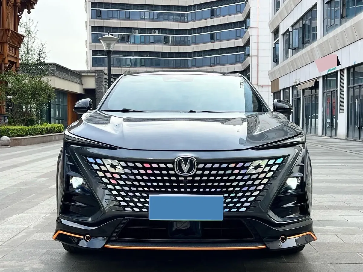 2022 ChangAn UNI-T 1.5T 188HP L4 7DCT,autocango,china used car exporter,china ev exporter,chinese used car exporter,chinese used ev exporter