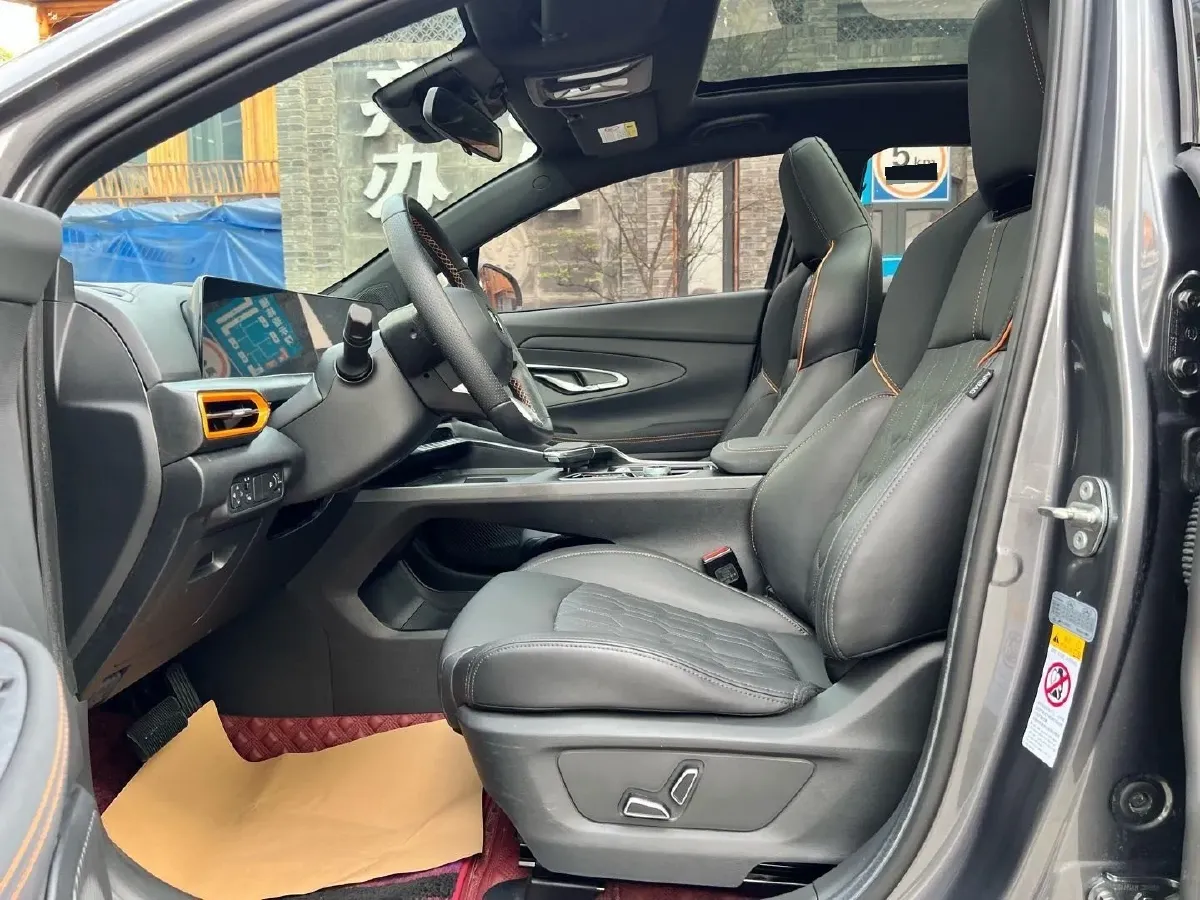 2022 ChangAn UNI-T 1.5T 188HP L4 7DCT,autocango,china used car exporter,china ev exporter,chinese used car exporter,chinese used ev exporter