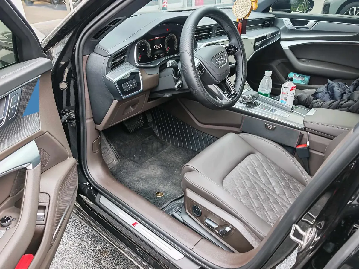 2020 Volkswagen Magotan 2.0T 186HP L4 7DCT,autocango,china used car exporter,china ev exporter,chinese used car exporter,chinese used ev exporter