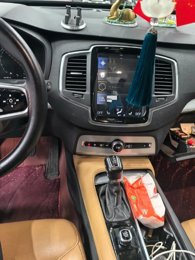 2019 Volvo XC90 2.0T 254HP L4 8AT,autocango,china used car exporter,china ev exporter,chinese used car exporter,chinese used ev exporter