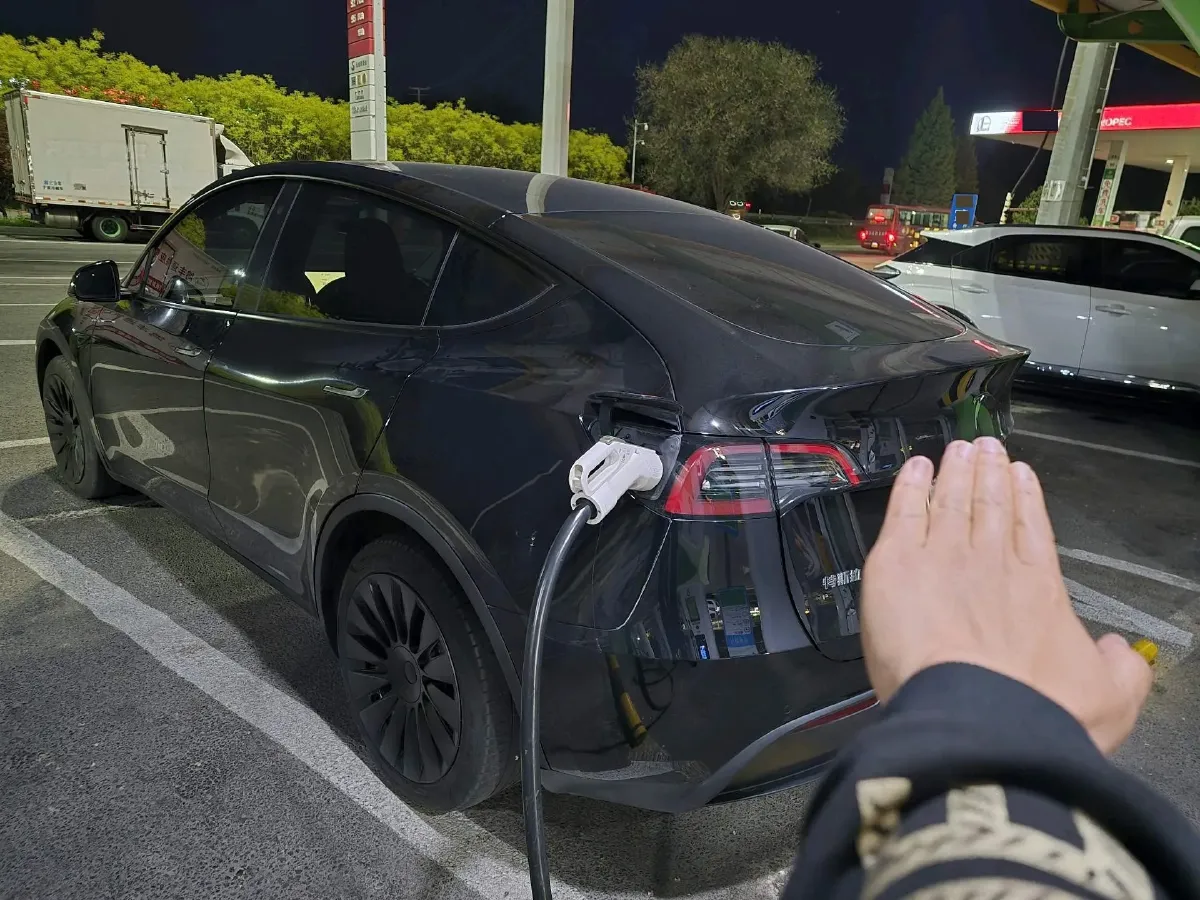 2022 Tesla Model Y BEV 60KWH,autocango,china used car exporter,china ev exporter,chinese used car exporter,chinese used ev exporter