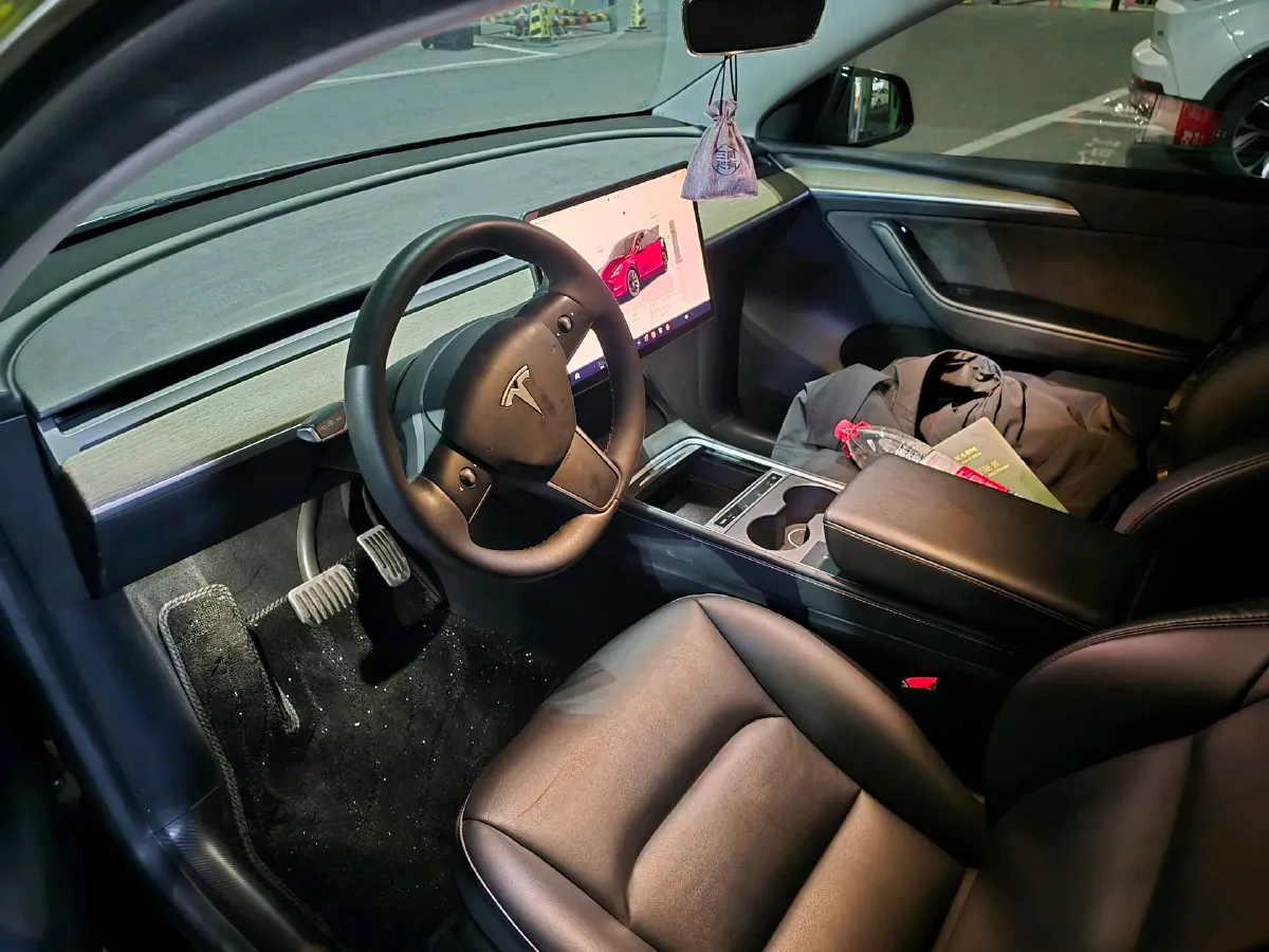 2022 Tesla Model Y BEV 60KWH,autocango,china used car exporter,china ev exporter,chinese used car exporter,chinese used ev exporter