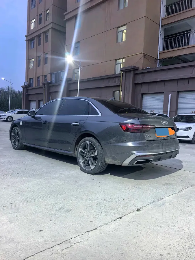 2022 Audi A4L 2.0T 190HP L4 7DCT,autocango,china used car exporter,china ev exporter,chinese used car exporter,chinese used ev exporter