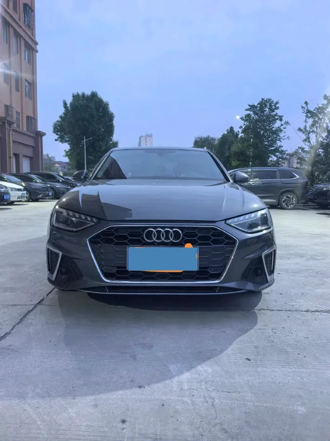 2022 Audi A4L 2.0T 190HP L4 7DCT,autocango,china used car exporter,china ev exporter,chinese used car exporter,chinese used ev exporter
