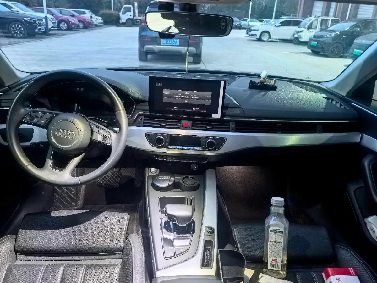 2022 Audi A4L 2.0T 190HP L4 7DCT,autocango,china used car exporter,china ev exporter,chinese used car exporter,chinese used ev exporter