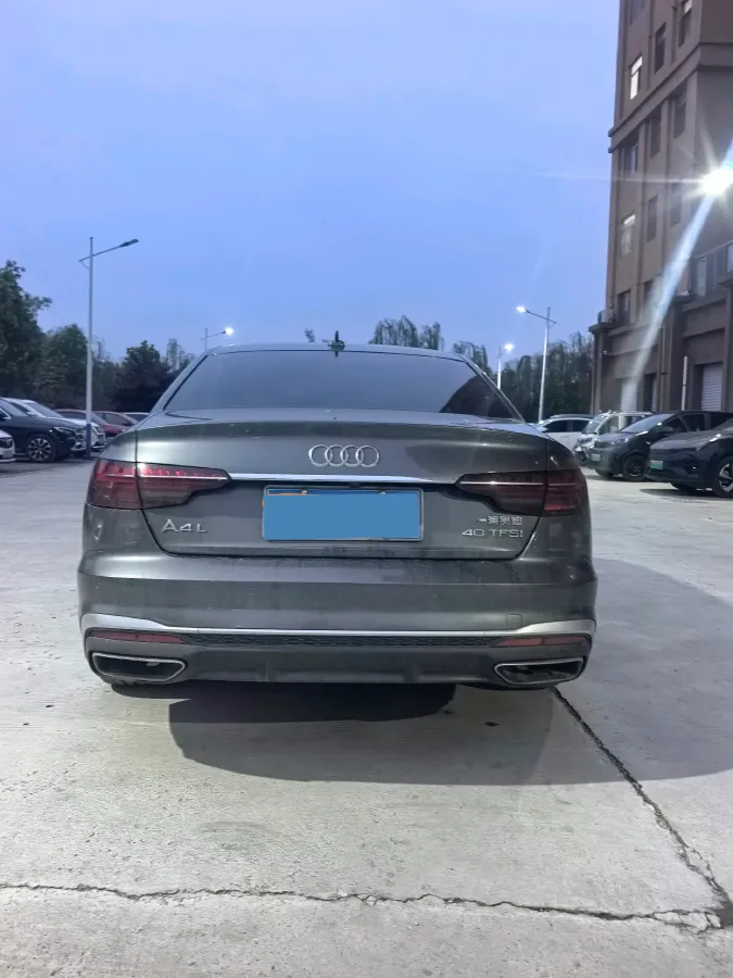 2022 Audi A4L 2.0T 190HP L4 7DCT,autocango,china used car exporter,china ev exporter,chinese used car exporter,chinese used ev exporter