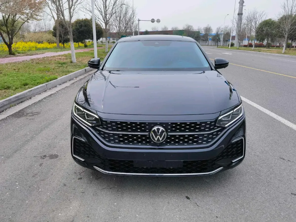 2024 Volkswagen Passat 2.0T 220HP L4 7DCT,autocango,china used car exporter,china ev exporter,chinese used car exporter,chinese used ev exporter