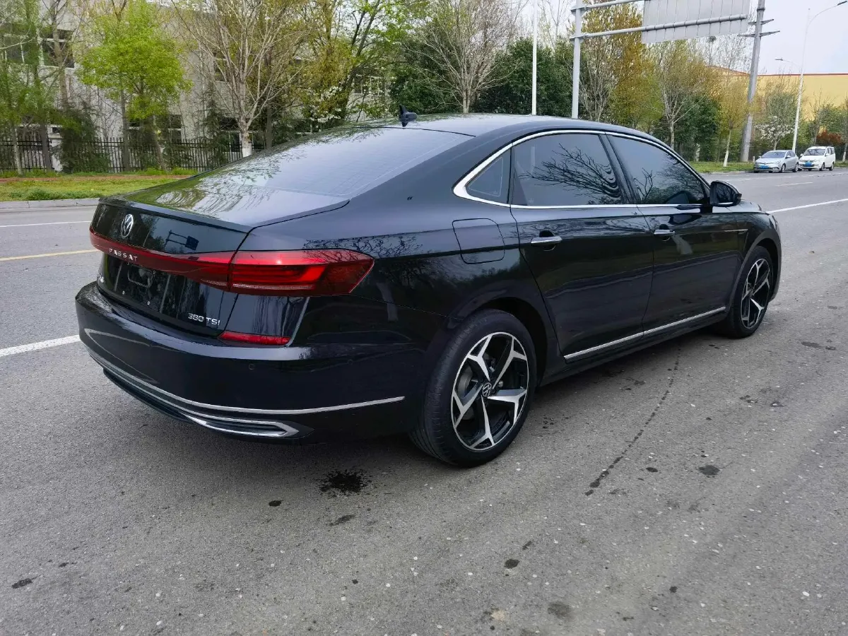 2024 Volkswagen Passat 2.0T 220HP L4 7DCT,autocango,china used car exporter,china ev exporter,chinese used car exporter,chinese used ev exporter