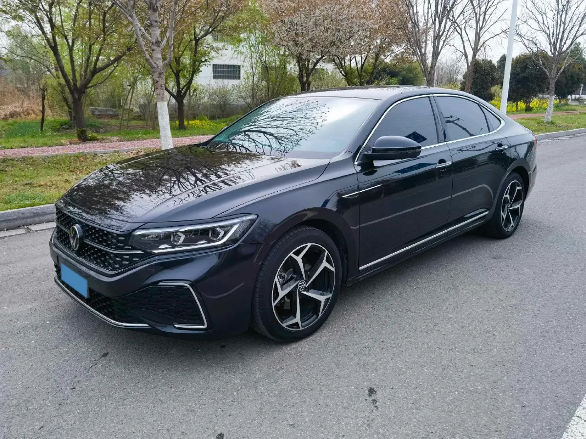 2024 Volkswagen Passat 2.0T 220HP L4 7DCT,autocango,china used car exporter,china ev exporter,chinese used car exporter,chinese used ev exporter