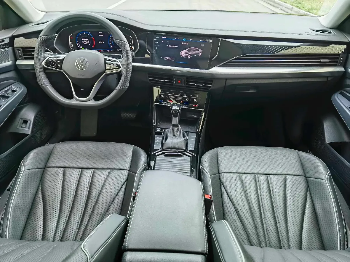 2024 Volkswagen Passat 2.0T 220HP L4 7DCT,autocango,china used car exporter,china ev exporter,chinese used car exporter,chinese used ev exporter