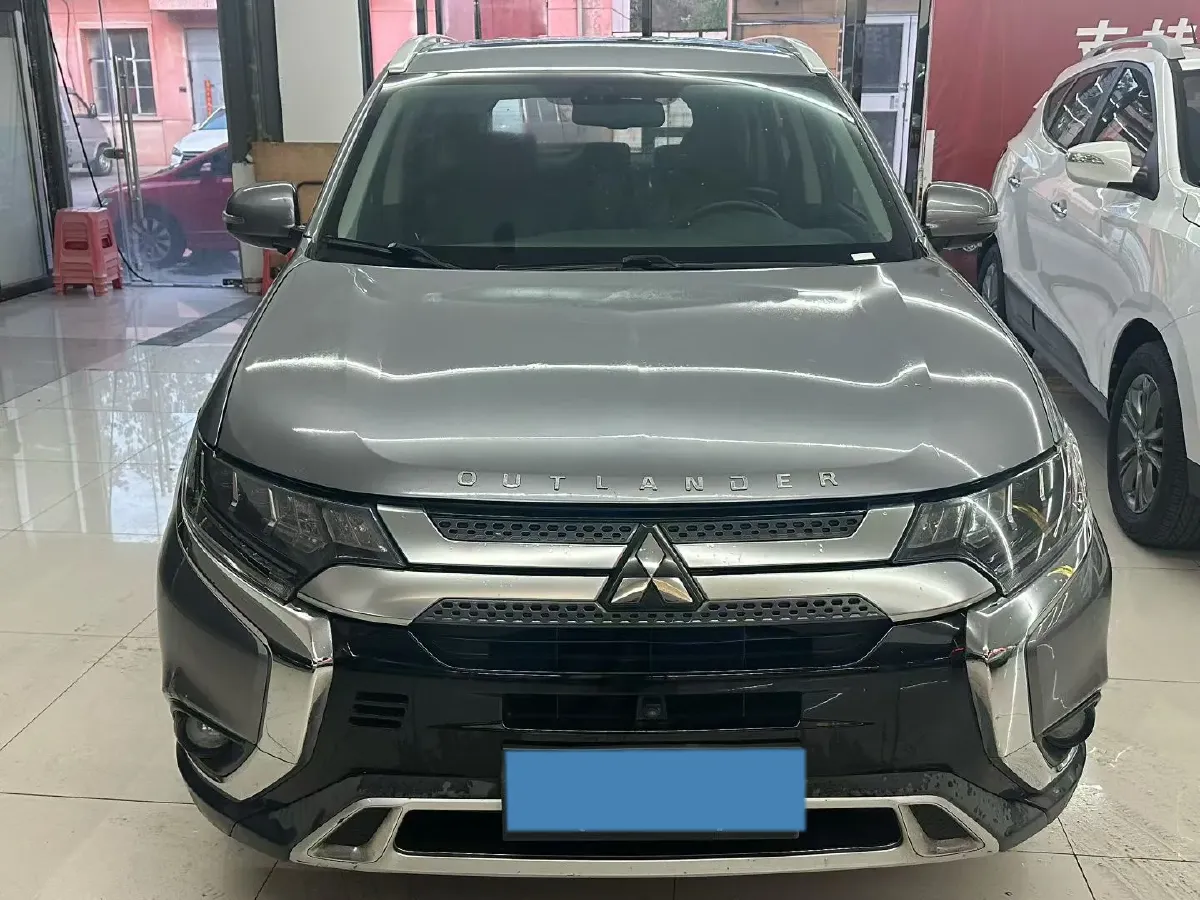 2019 Mitsubishi Outlander 2.4L 192HP L4 CVT,autocango,china used car exporter,china ev exporter,chinese used car exporter,chinese used ev exporter