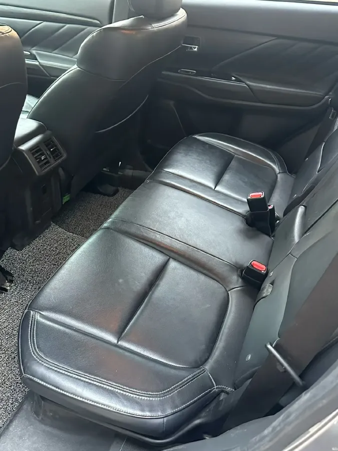 2019 Mitsubishi Outlander 2.4L 192HP L4 CVT,autocango,china used car exporter,china ev exporter,chinese used car exporter,chinese used ev exporter