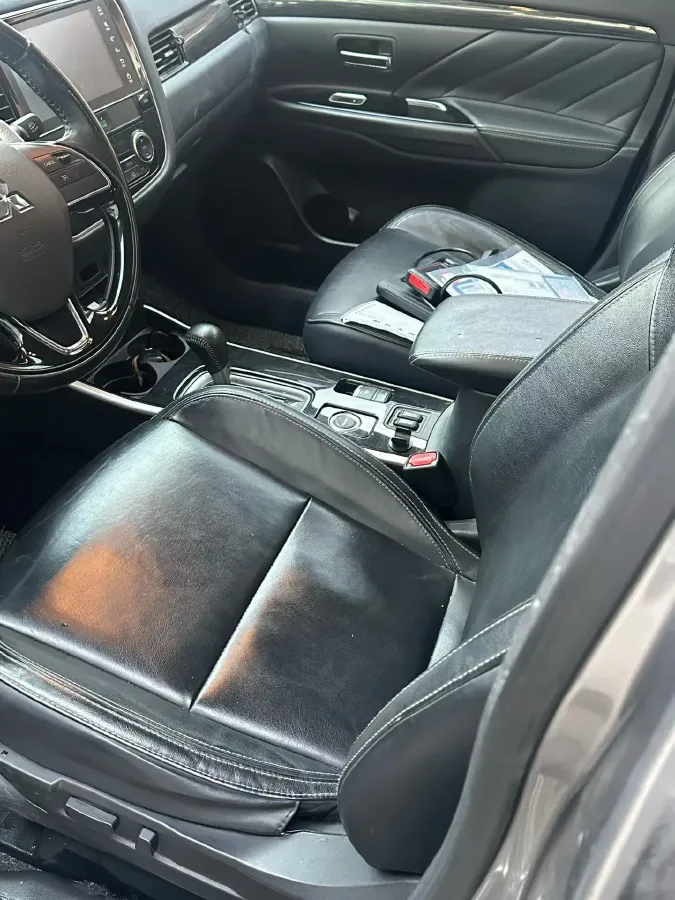 2019 Mitsubishi Outlander 2.4L 192HP L4 CVT,autocango,china used car exporter,china ev exporter,chinese used car exporter,chinese used ev exporter