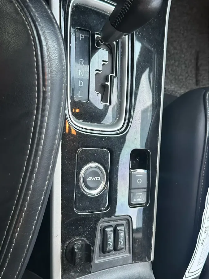 2019 Mitsubishi Outlander 2.4L 192HP L4 CVT,autocango,china used car exporter,china ev exporter,chinese used car exporter,chinese used ev exporter