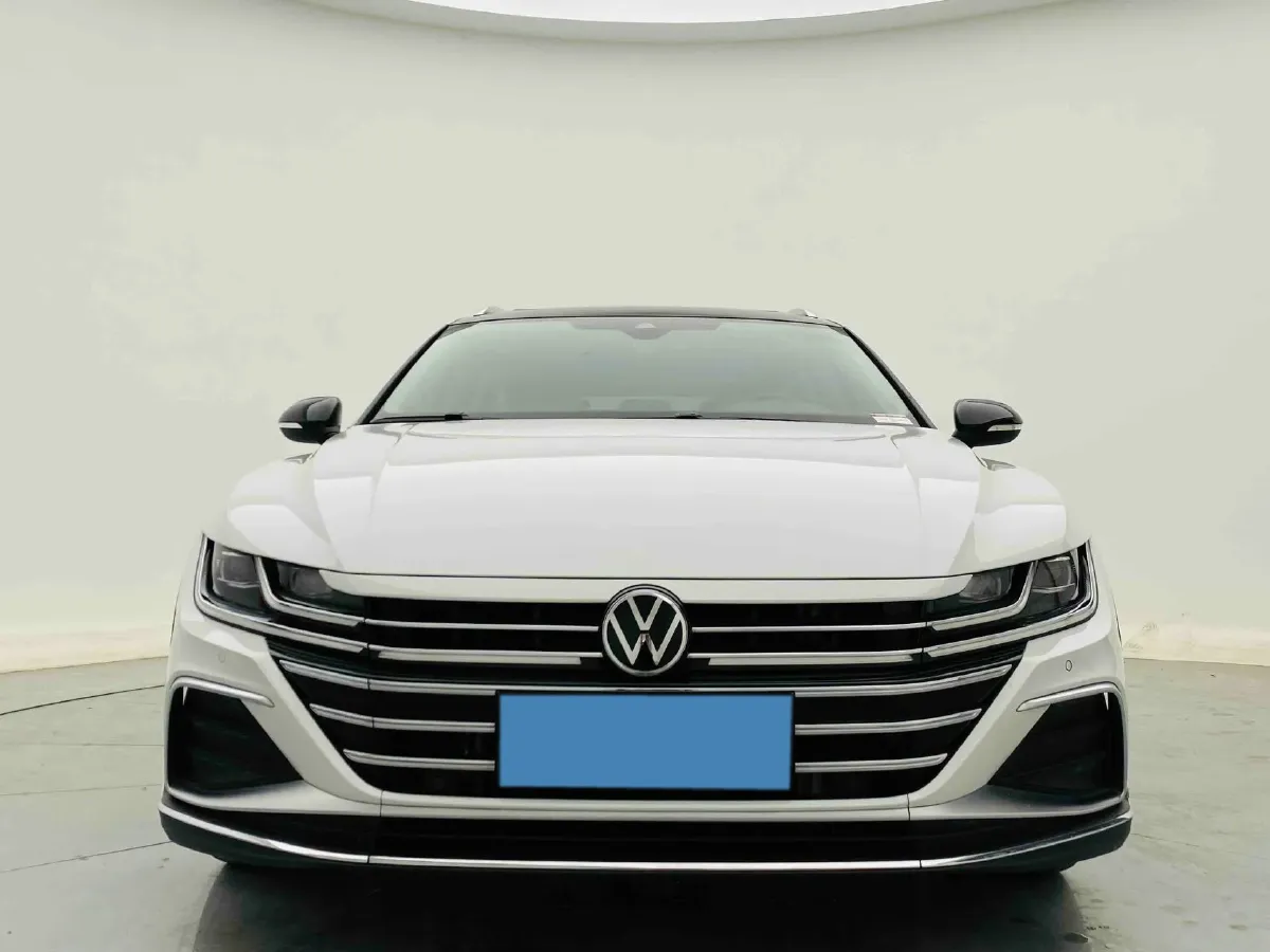 2023 Volkswagen CC 2.0T 220HP L4 7DCT,autocango,china used car exporter,china ev exporter,chinese used car exporter,chinese used ev exporter