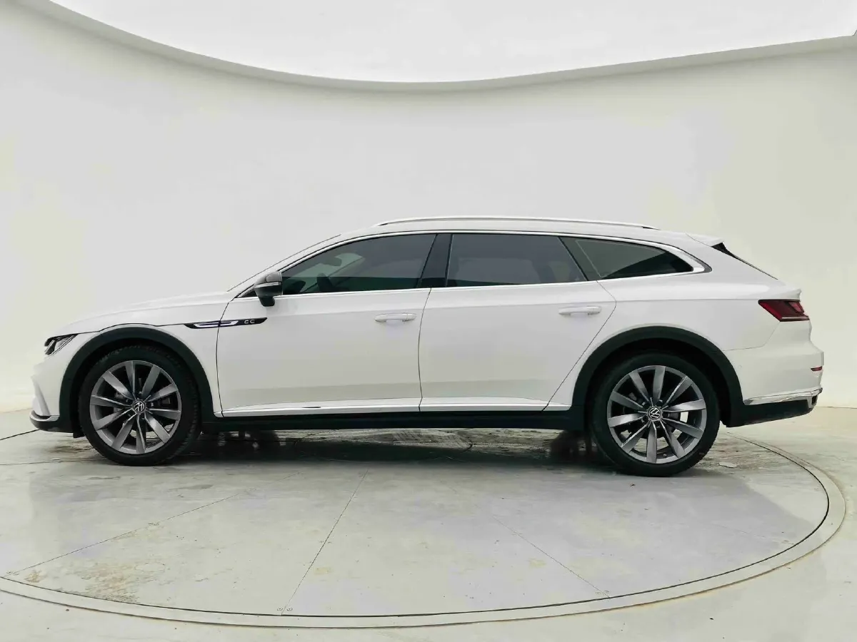 2023 Volkswagen CC 2.0T 220HP L4 7DCT,autocango,china used car exporter,china ev exporter,chinese used car exporter,chinese used ev exporter