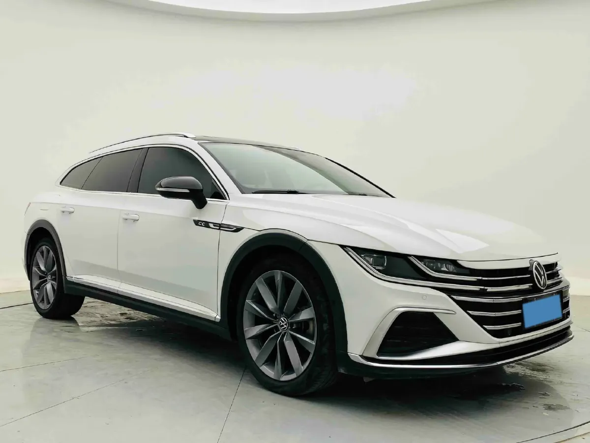 2023 Volkswagen CC 2.0T 220HP L4 7DCT,autocango,china used car exporter,china ev exporter,chinese used car exporter,chinese used ev exporter