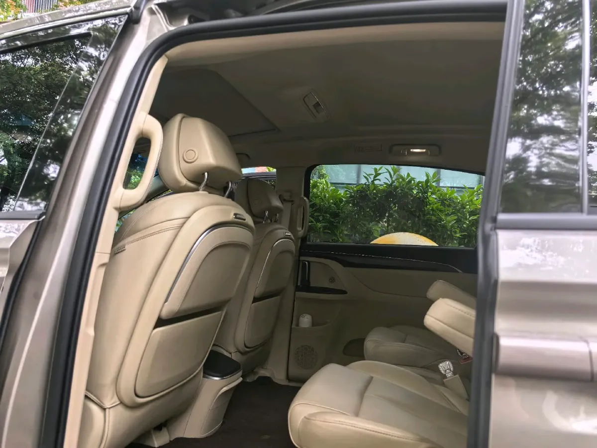 2023 Buick GL8 2.0T 237HP L4 9AT,autocango,china used car exporter,china ev exporter,chinese used car exporter,chinese used ev exporter