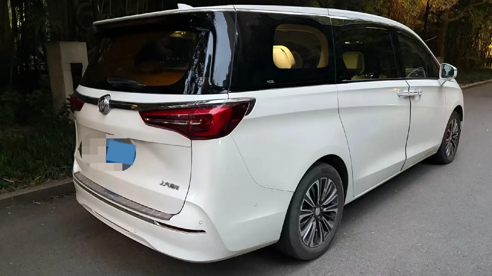 2022 Buick GL8 2.0T 237HP L4 9AT,autocango,china used car exporter,china ev exporter,chinese used car exporter,chinese used ev exporter