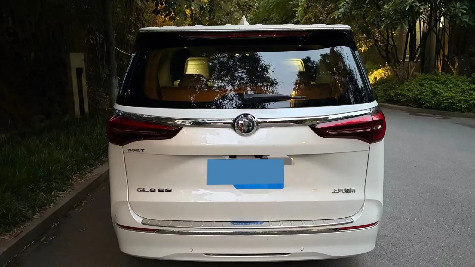 2022 Buick GL8 2.0T 237HP L4 9AT,autocango,china used car exporter,china ev exporter,chinese used car exporter,chinese used ev exporter
