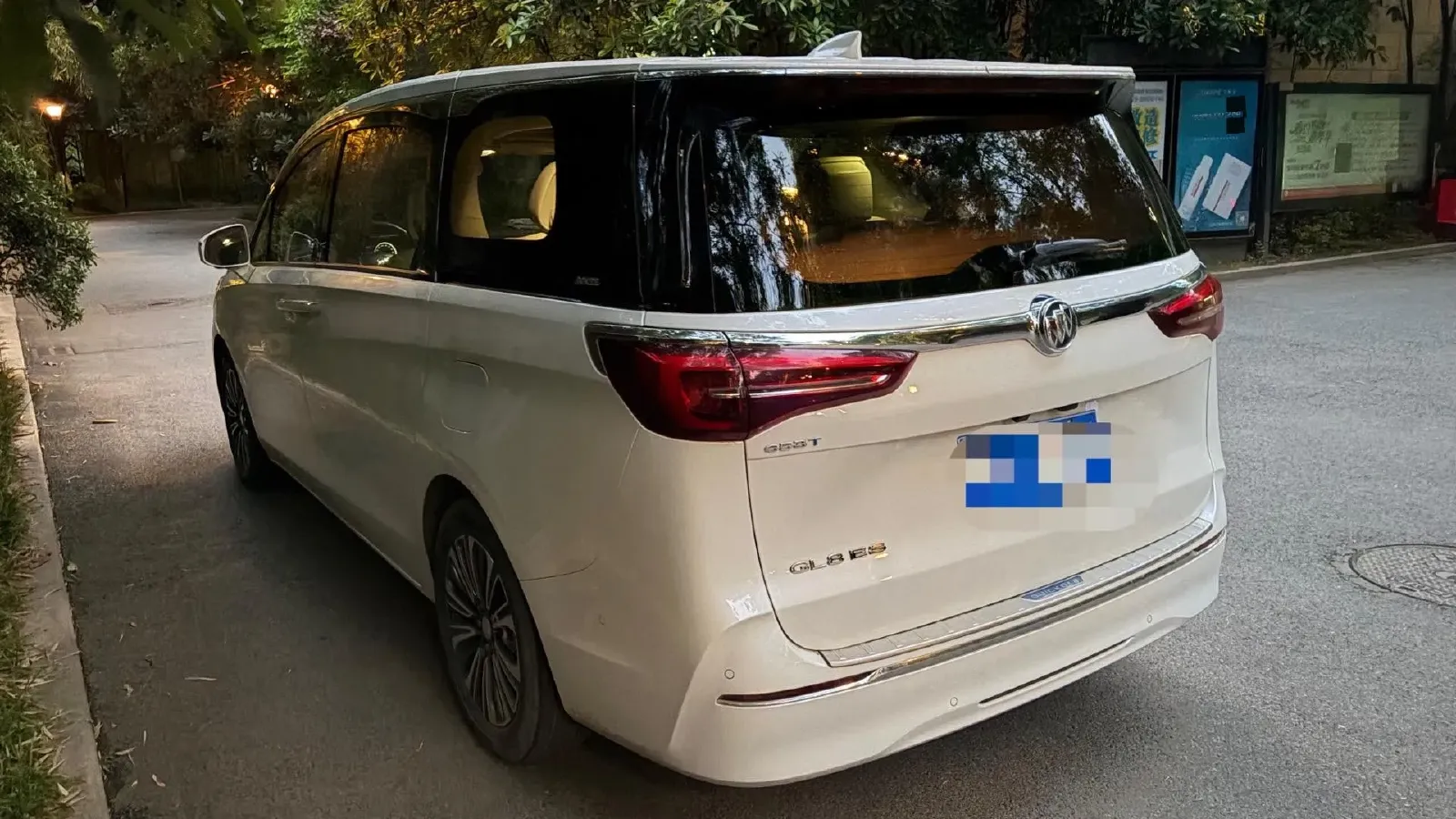 2022 Buick GL8 2.0T 237HP L4 9AT,autocango,china used car exporter,china ev exporter,chinese used car exporter,chinese used ev exporter