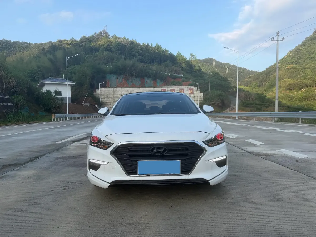 2017 Hyundai Mistra 1.6T 175HP L4 7DCT,autocango,china used car exporter,china ev exporter,chinese used car exporter,chinese used ev exporter