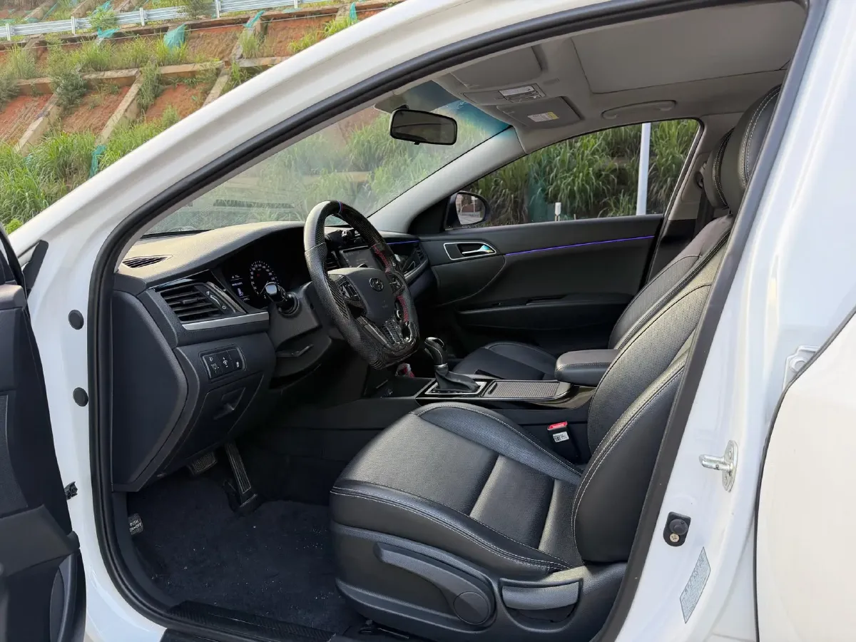 2017 Hyundai Mistra 1.6T 175HP L4 7DCT,autocango,china used car exporter,china ev exporter,chinese used car exporter,chinese used ev exporter