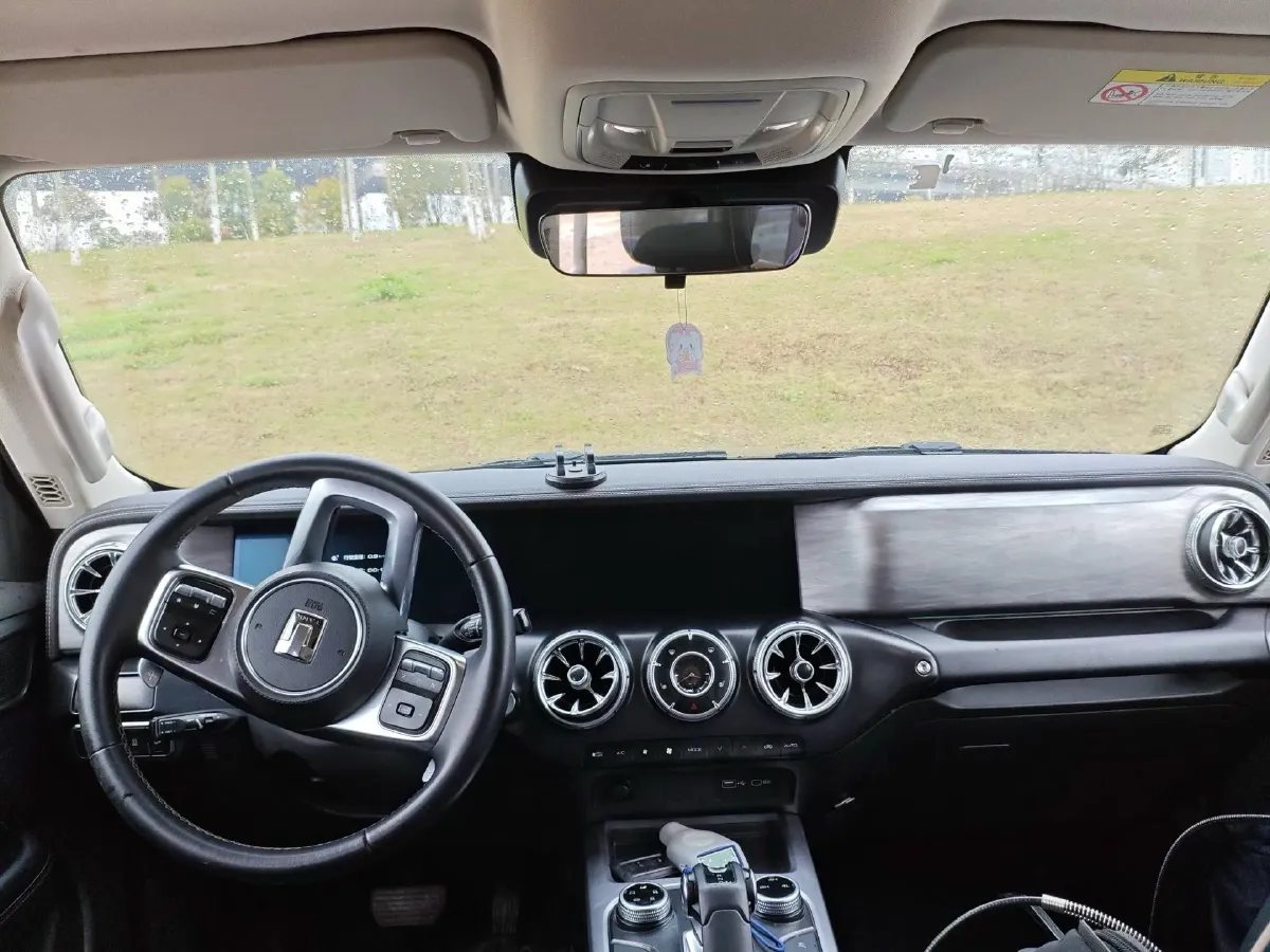 2024 Tank 300 2.0T 227HP L4 8AT,autocango,china used car exporter,china ev exporter,chinese used car exporter,chinese used ev exporter