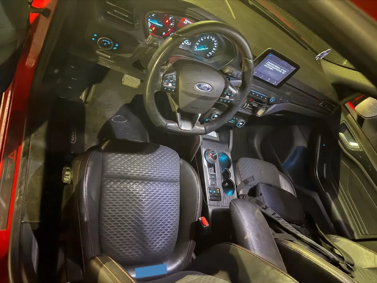 2019 Ford Focus 1.5T 184HP L3 8AT,autocango,china used car exporter,china ev exporter,chinese used car exporter,chinese used ev exporter