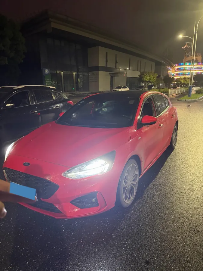2019 Ford Focus 1.5T 184HP L3 8AT,autocango,china used car exporter,china ev exporter,chinese used car exporter,chinese used ev exporter