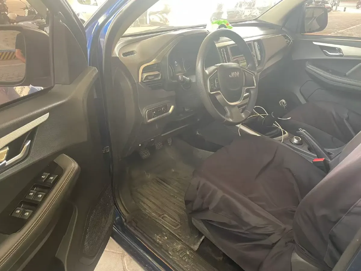 2022 Isuzu RE-MAX Jim 2.8T 120HP L4 5MT,autocango,china used car exporter,china ev exporter,chinese used car exporter,chinese used ev exporter