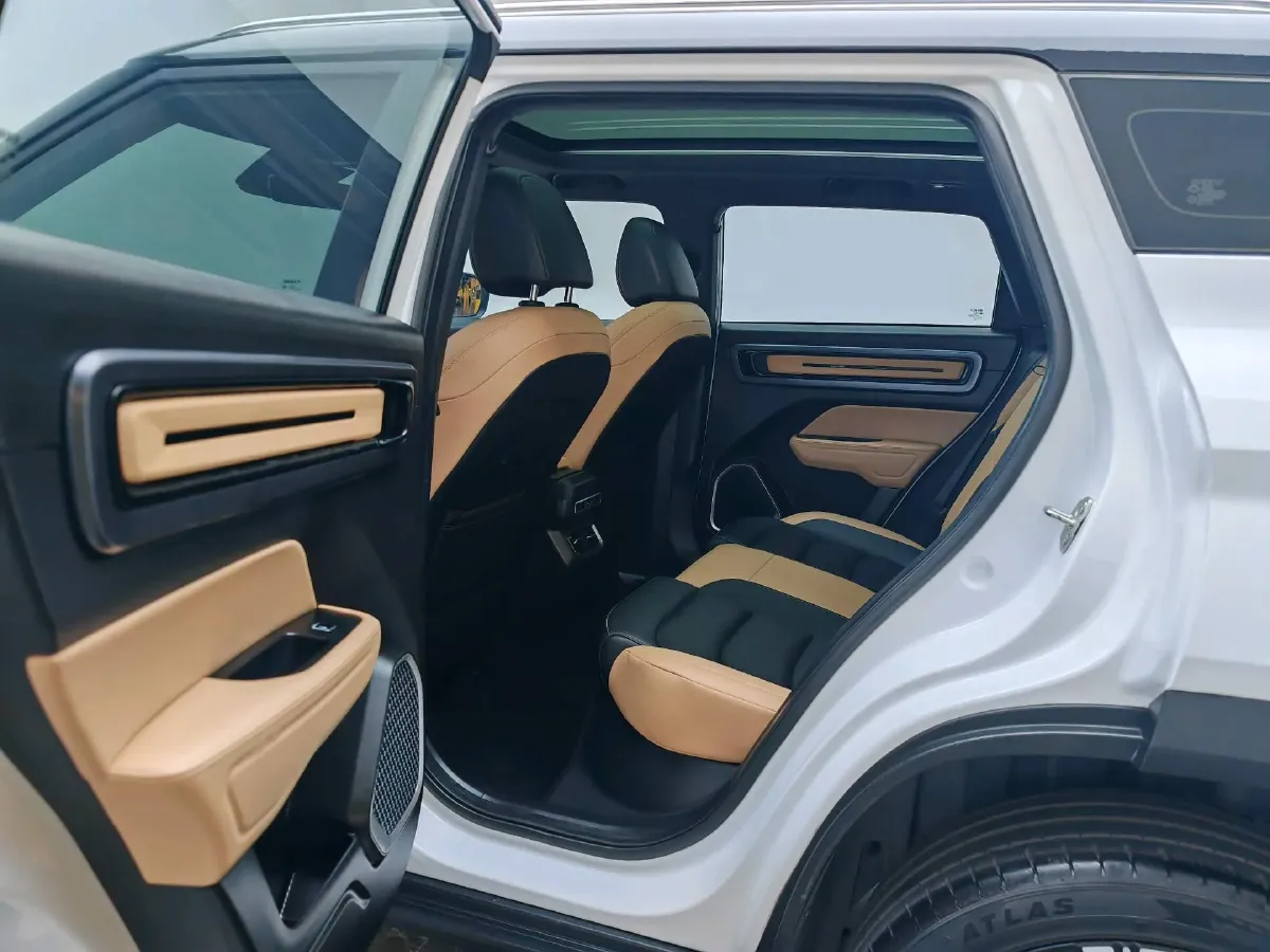 2023 Geely ICON 1.5T 181HP L4 7DCT,autocango,china used car exporter,china ev exporter,chinese used car exporter,chinese used ev exporter